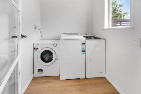 Photo of property in 9 O'halloran Road, Howick, Auckland, 2014