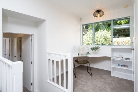 Photo of property in 3/42 Campbell Street, Havelock North, 4130