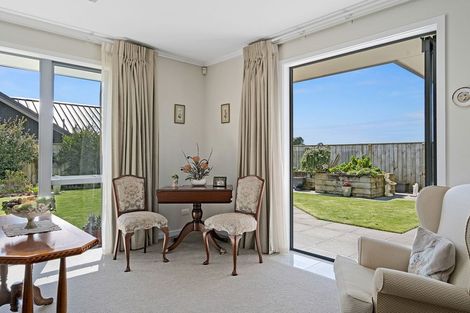 Photo of property in 12 Gleneagles Way, Waiwhakaiho, New Plymouth, 4312