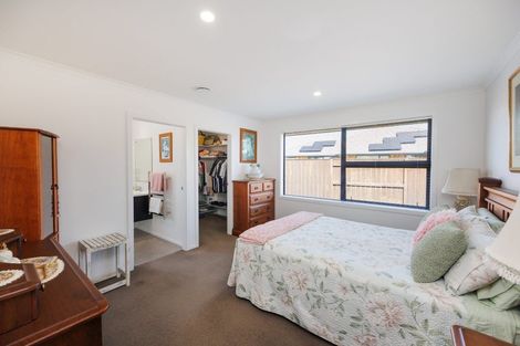 Photo of property in 18 Medallion Court, Kelvin Grove, Palmerston North, 4414