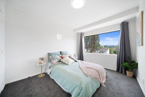 Photo of property in 1/10 Sunnyside Road, Sunnyvale, Auckland, 0612