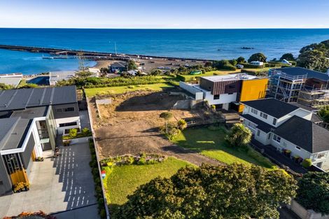 Photo of property in 38 Birdwood Avenue, Moturoa, New Plymouth, 4310