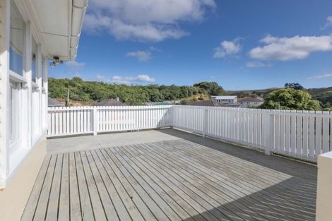 Photo of property in 10 Maher Place, Ranui, Porirua, 5024