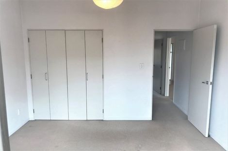 Photo of property in 8g Arotau Place, Grafton, Auckland, 1023