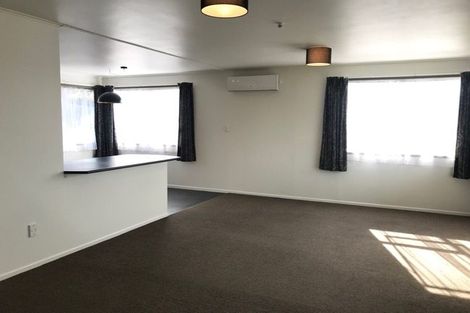 Photo of property in 32 Roick Parade, Glen Eden, Auckland, 0602