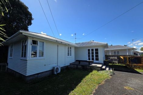 Photo of property in 50 Sutton Crescent, Papakura, 2110