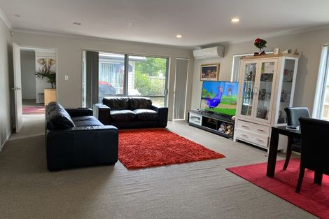 Photo of property in 18 Whekau Drive, Takanini, 2112