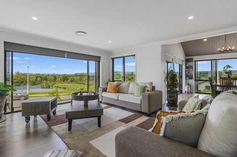 Photo of property in 11 Oyster Place, Omokoroa, 3114