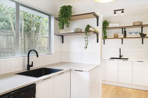 Photo of property in 5 Gallony Avenue, Massey, Auckland, 0614