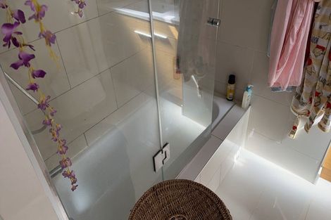 Photo of property in 17 Sispara Place, Beach Haven, Auckland, 0626