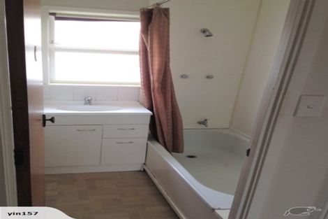 Photo of property in 2/18 Anne Road, Hillcrest, Auckland, 0627