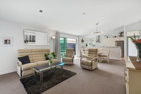 Photo of property in 15 Lennon Way, Papamoa Beach, Papamoa, 3118