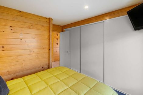 Photo of property in 21 Oxford Street, Waikari, 7420