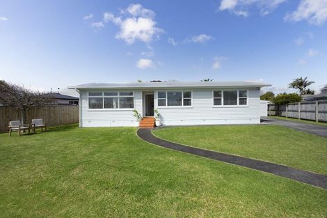 Photo of property in 8 Brennan Avenue, Te Atatu Peninsula, Auckland, 0610