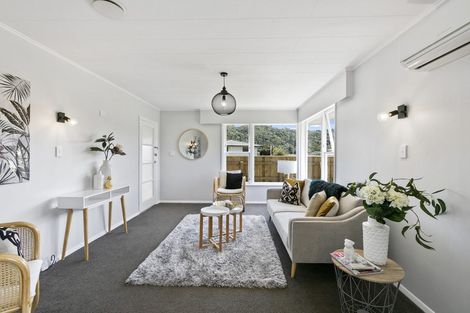 Photo of property in 35 Percy Cameron Street, Avalon, Lower Hutt, 5011