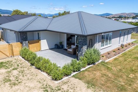 Photo of property in 12 Gardner Place, Otaki, 5512