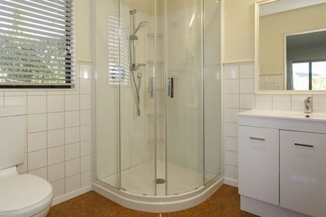 Photo of property in 1 Kips Way, Rangatira Park, Taupo, 3330