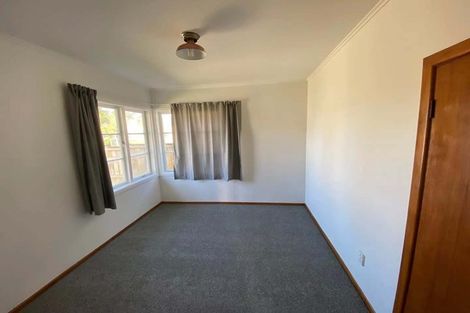 Photo of property in 9 Bedford Street, Te Atatu South, Auckland, 0610