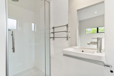 Photo of property in 4e Wattle Road, Sunnyvale, Auckland, 0612