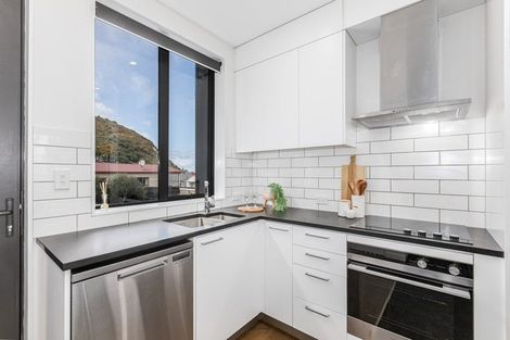 Photo of property in 12/20 Trent Street, Island Bay, Wellington, 6023