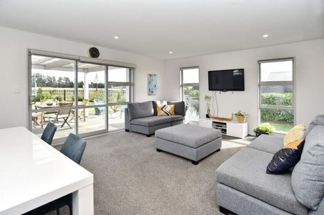 Photo of property in 32 Helmore Street, Rangiora, 7400