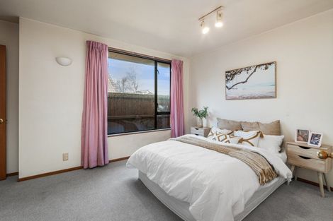 Photo of property in 19 Althorp Place, Avonhead, Christchurch, 8042
