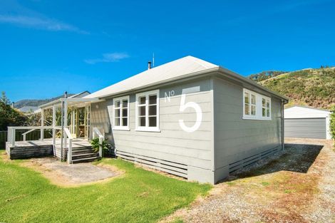 Photo of property in 5 Main Rd Ngakawau, Ngakawau, 7824