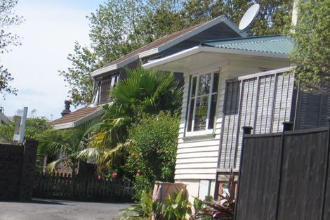 Photo of property in 1/51 Roseberry Avenue, Birkenhead, Auckland, 0626