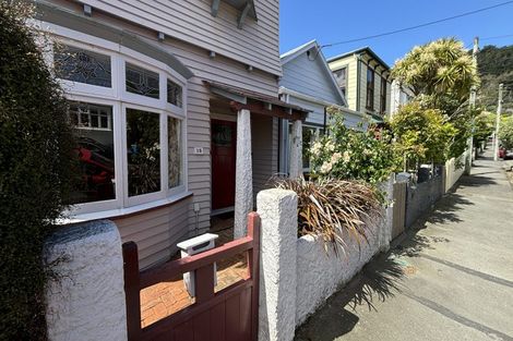 Photo of property in 13 Queen Street, Mount Victoria, Wellington, 6011
