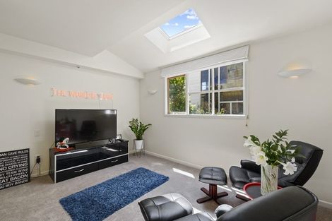Photo of property in 9a Holiday Road, Milford, Auckland, 0620