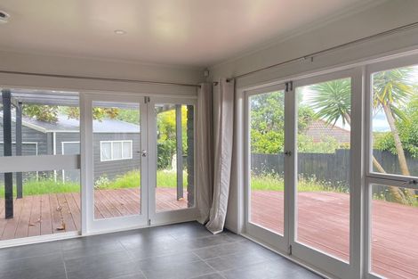 Photo of property in 17 Glenmore Road, Sunnyhills, Auckland, 2010