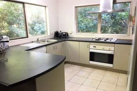 Photo of property in 2/114 Seaview Road, Glenfield, Auckland, 0629
