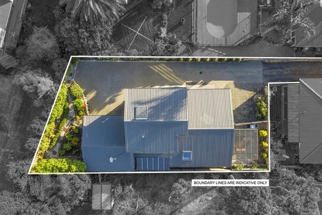 Photo of property in 11 Deane Avenue, Titirangi, Auckland, 0604