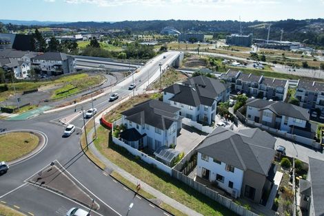 Photo of property in 109 Medallion Drive, Oteha, Auckland, 0632