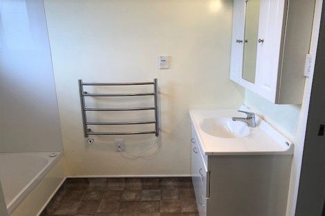 Photo of property in 5 Larch Grove, Paraparaumu, 5032