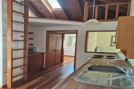 Photo of property in 43 Totara Street, Eastbourne, Lower Hutt, 5013