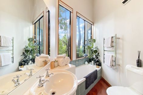 Photo of property in 31 York Road, Titirangi, Auckland, 0604