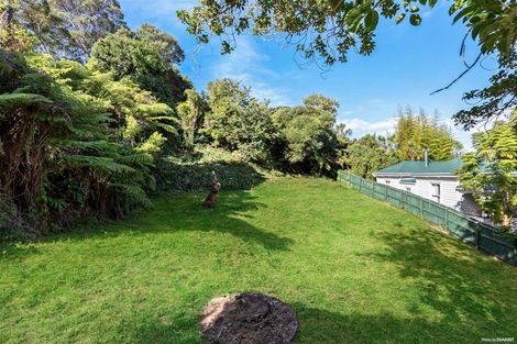 Photo of property in 8 Limmer Place, Browns Bay, Auckland, 0632