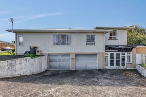 Photo of property in 27 South Road, Moturoa, New Plymouth, 4310