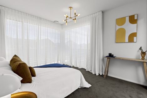 Photo of property in 32 Falconer Rise, Jacks Point, Queenstown, 9371