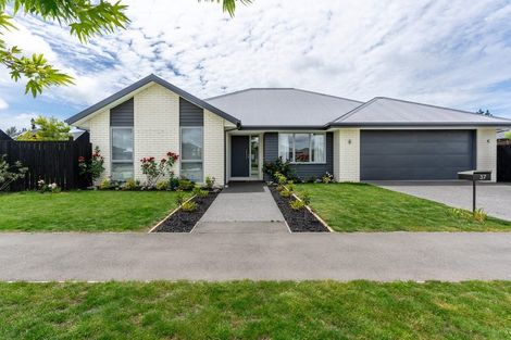Photo of property in 37 Dunlops Crescent, Bottle Lake, Christchurch, 8083