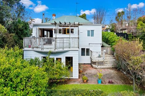 Photo of property in 14 Moore Street, Hillcrest, Auckland, 0627