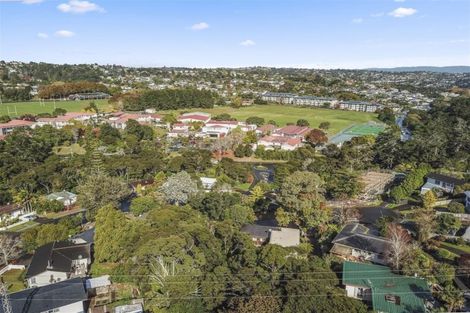 Photo of property in 1/3 Mcquoid Place, Glenfield, Auckland, 0629