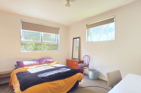 Photo of property in 10 Eastglen Road, Glen Eden, Auckland, 0602
