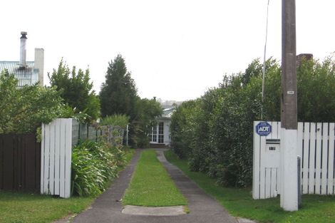 Photo of property in 19 Fairdene Avenue, Henderson, Auckland, 0610