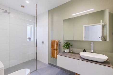 Photo of property in 125 Pendarves Street, New Plymouth, 4312