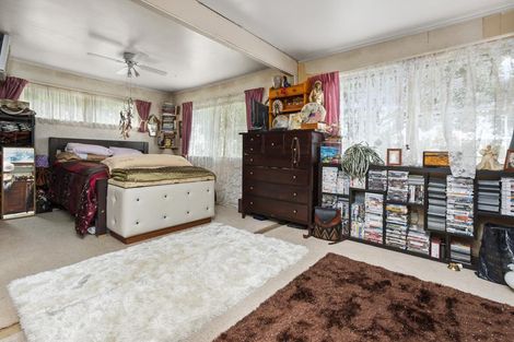 Photo of property in 10 Kaumatua Place, Te Atatu Peninsula, Auckland, 0610