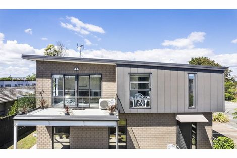 Photo of property in 4/3 Woolfield Road, Papatoetoe, Auckland, 2025