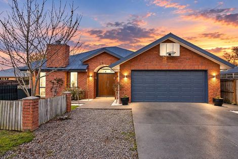 Photo of property in 18 Sycamore Close, Rangiora, 7400