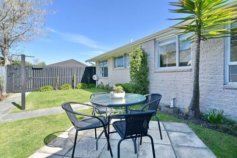 Photo of property in 2/11 Tuckers Road, Redwood, Christchurch, 8051